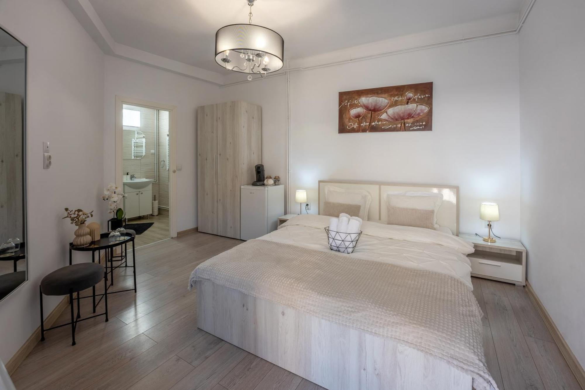 Central Amelie Accommodation Sighisoara Bagian luar foto