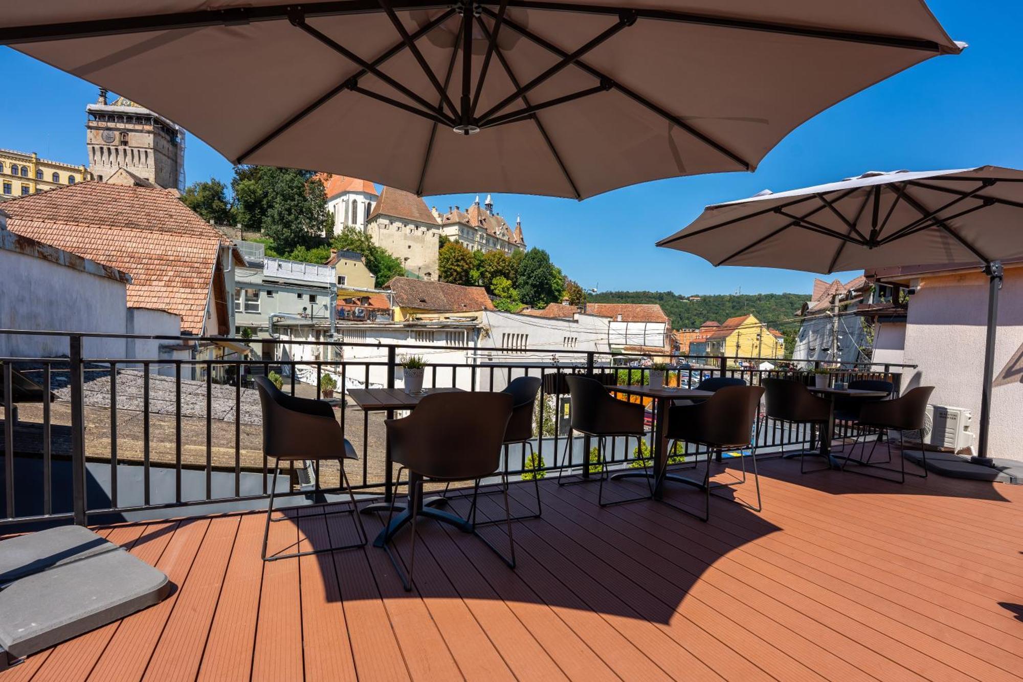 Central Amelie Accommodation Sighisoara Bagian luar foto