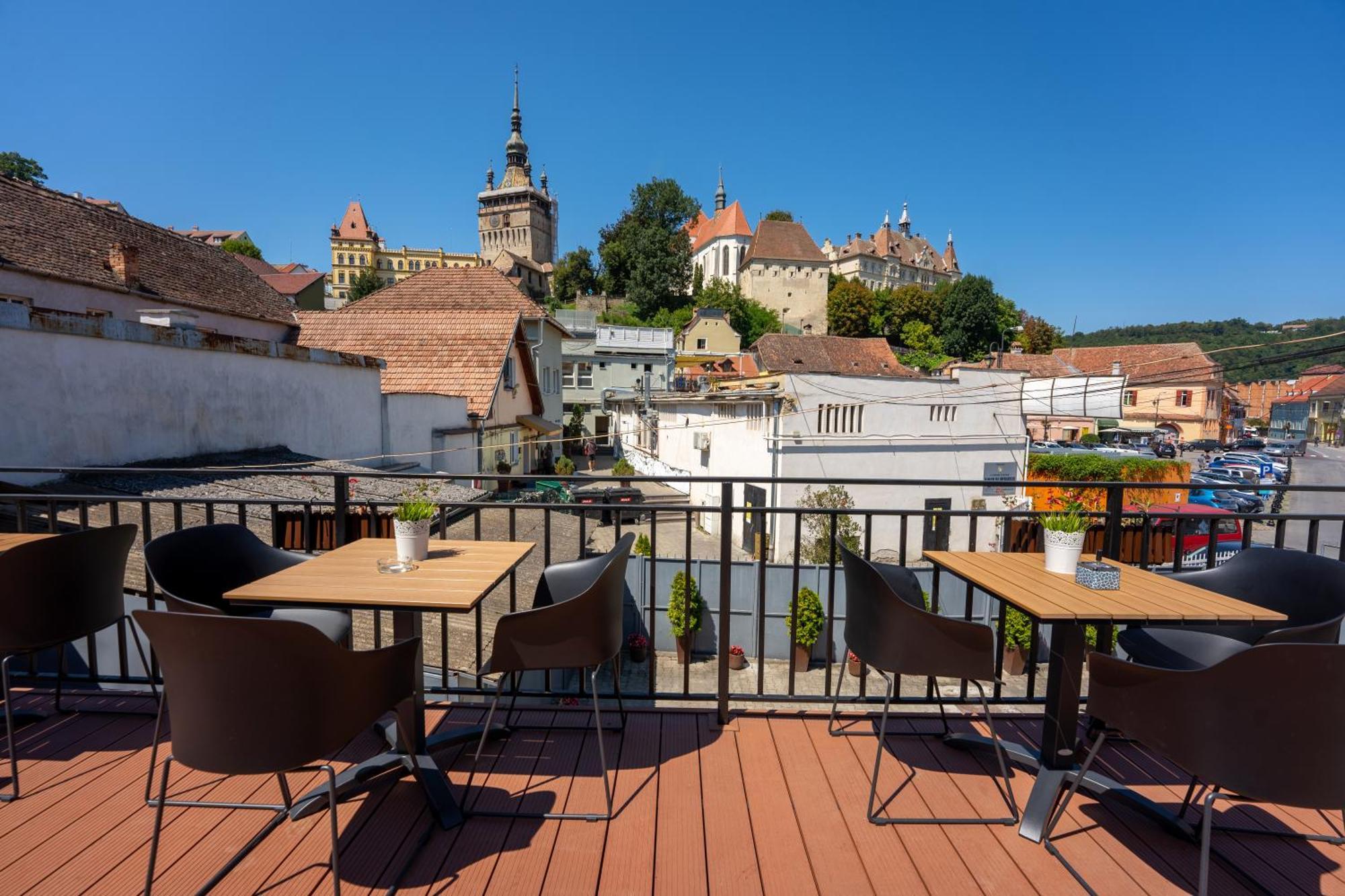 Central Amelie Accommodation Sighisoara Bagian luar foto