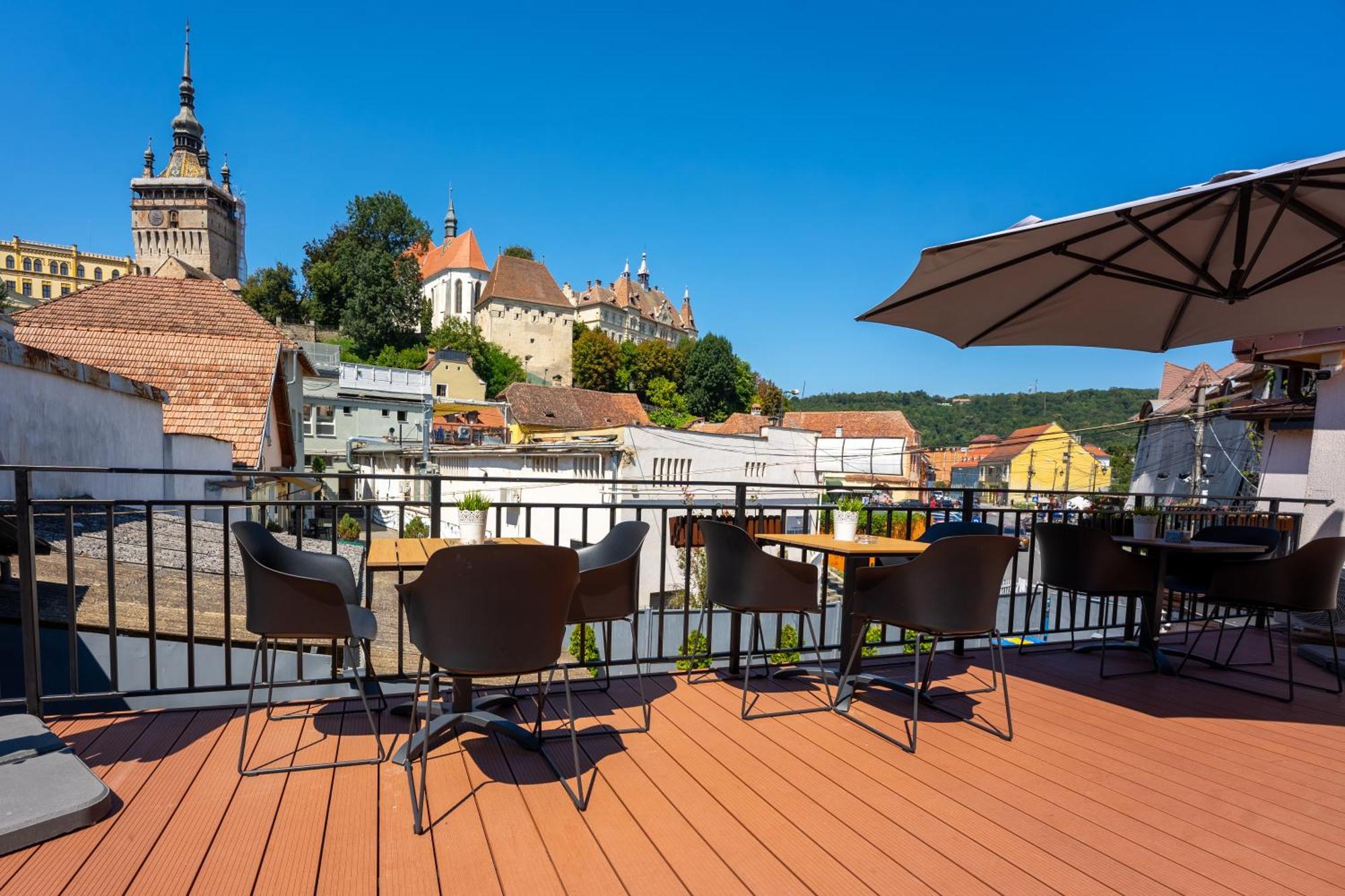 Central Amelie Accommodation Sighisoara Bagian luar foto